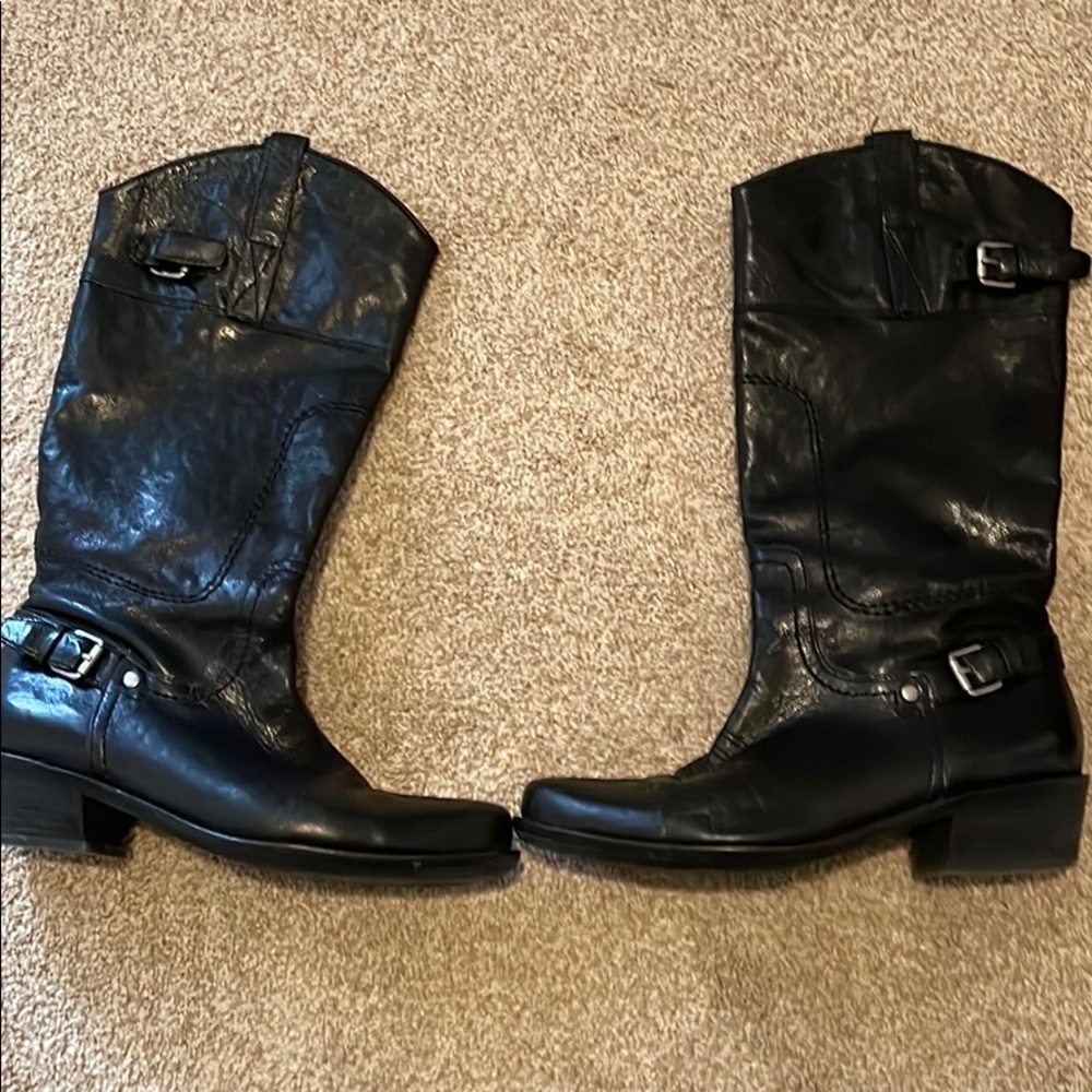 Boots - Picture 4 of 5